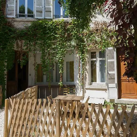 Apartamento Aux Remparts Des Hospices *