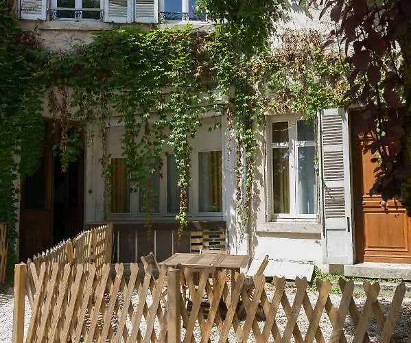 Apartamento Aux Remparts Des Hospices *