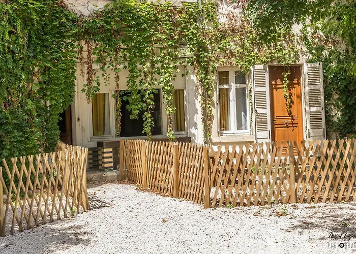 Aux Remparts Des Hospices